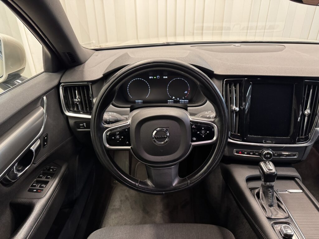 Volvo V90, image 9