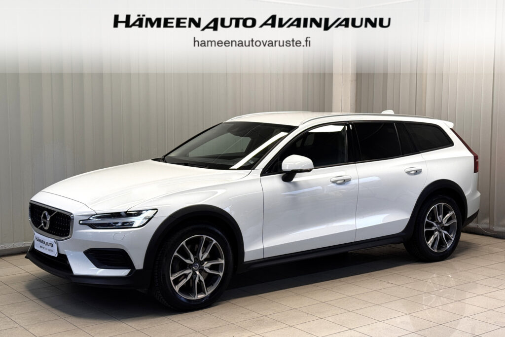 Volvo V60 Cross Country, image 1