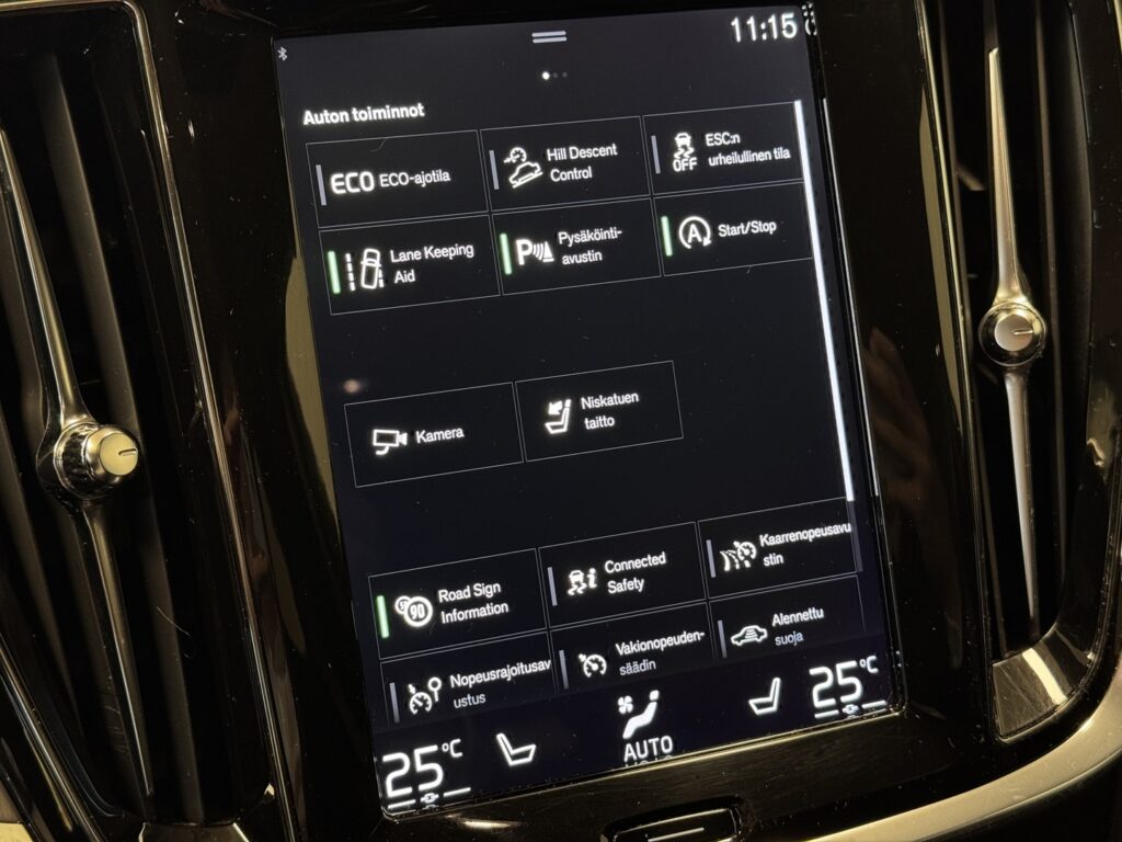 Volvo V60 Cross Country, image 15
