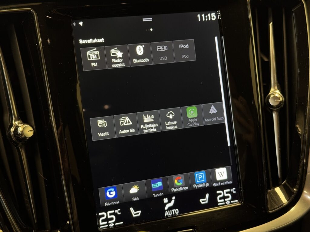 Volvo V60 Cross Country, image 16