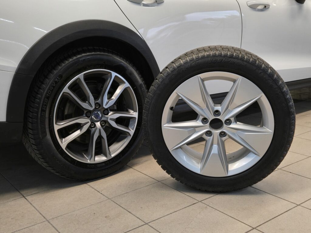 Volvo V60 Cross Country, image 20