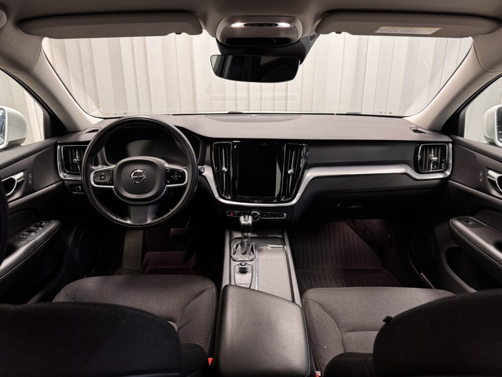 Volvo V60 Cross Country, image 9