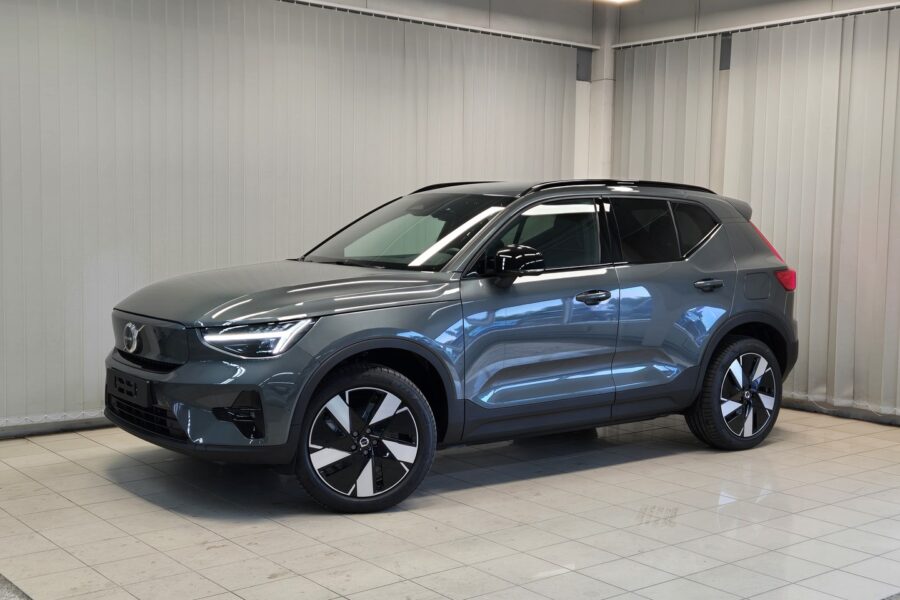Volvo EX40, image 2