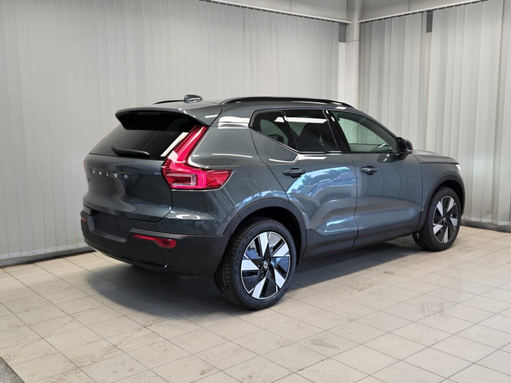 Volvo EX40, image 5
