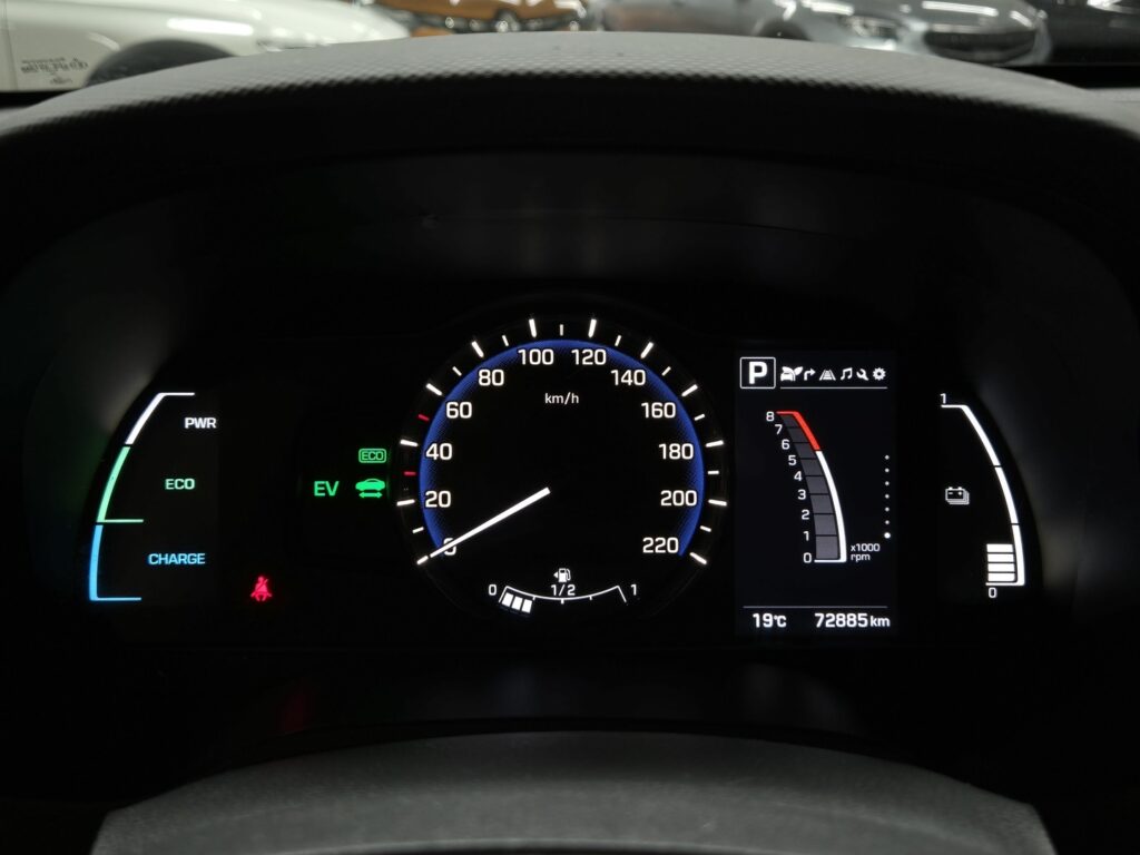 Hyundai IONIQ hybrid, image 9