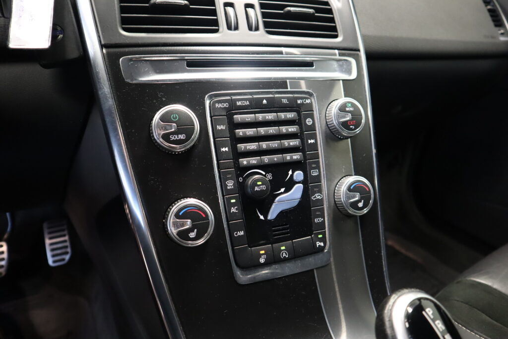 Volvo XC60, image 17