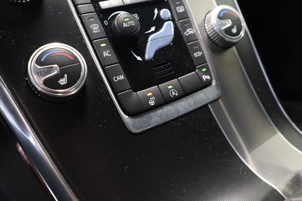 Volvo XC60, image 18