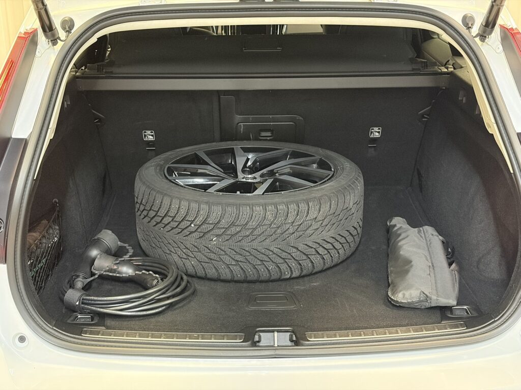 Volvo V60, image 21