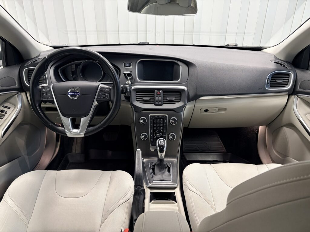 Volvo V40, image 10