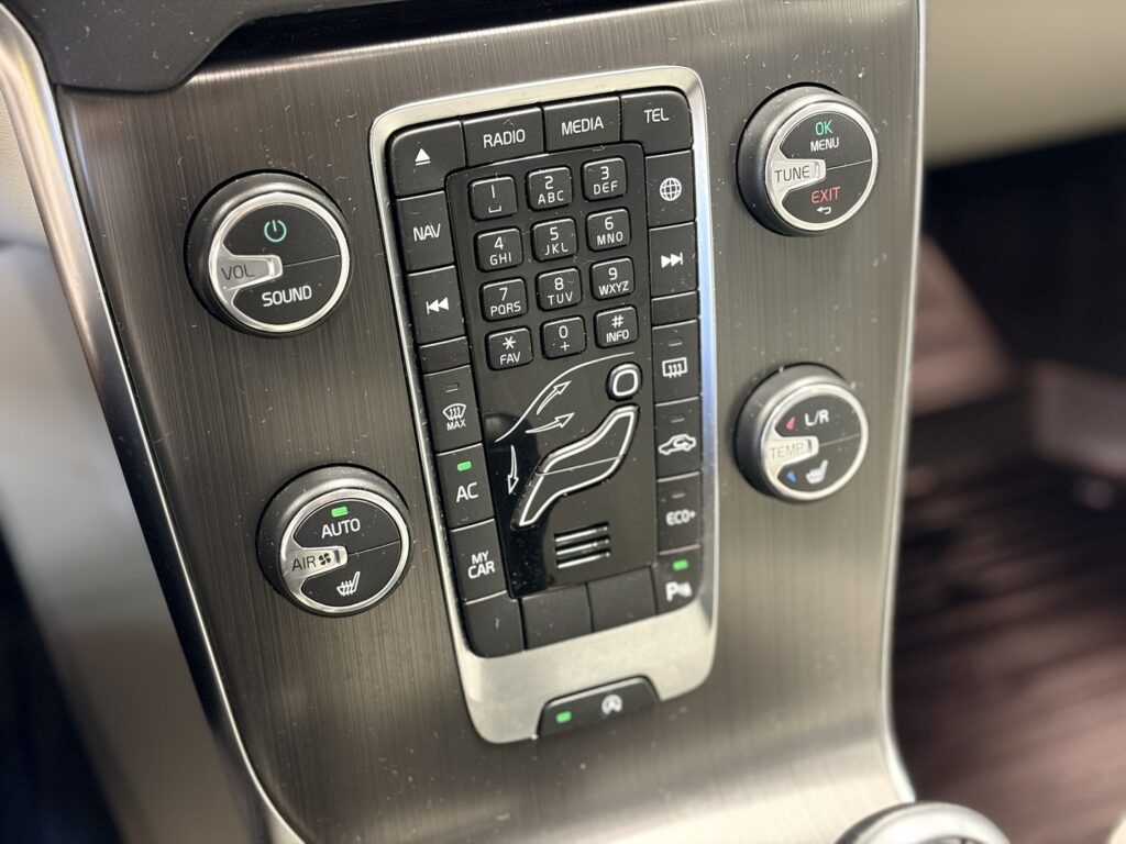 Volvo V40, image 18