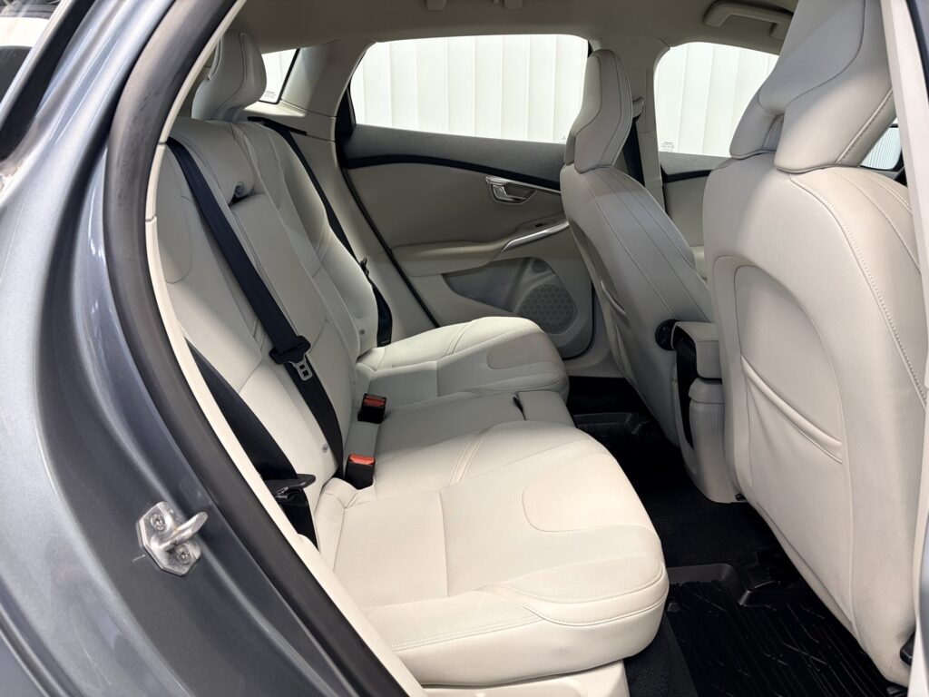 Volvo V40, image 8