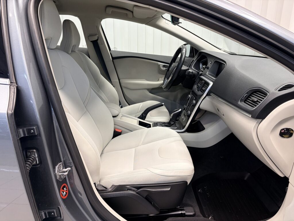 Volvo V40, image 9