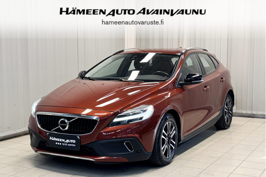 Volvo V40 Cross Country, image 1