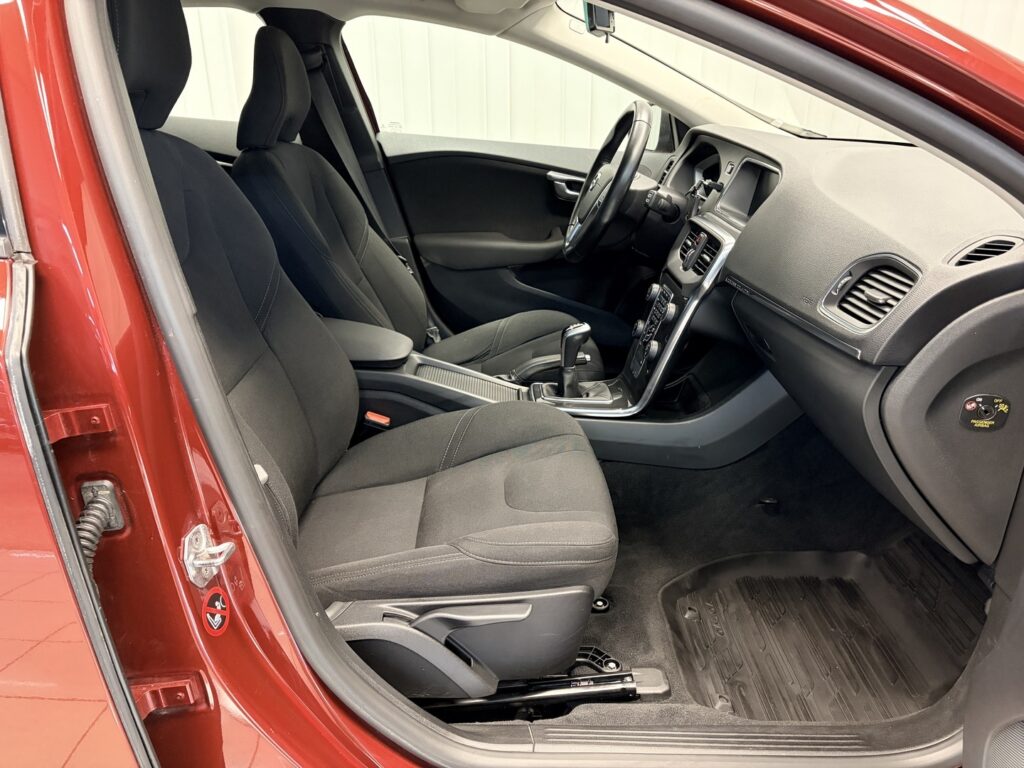 Volvo V40 Cross Country, image 10
