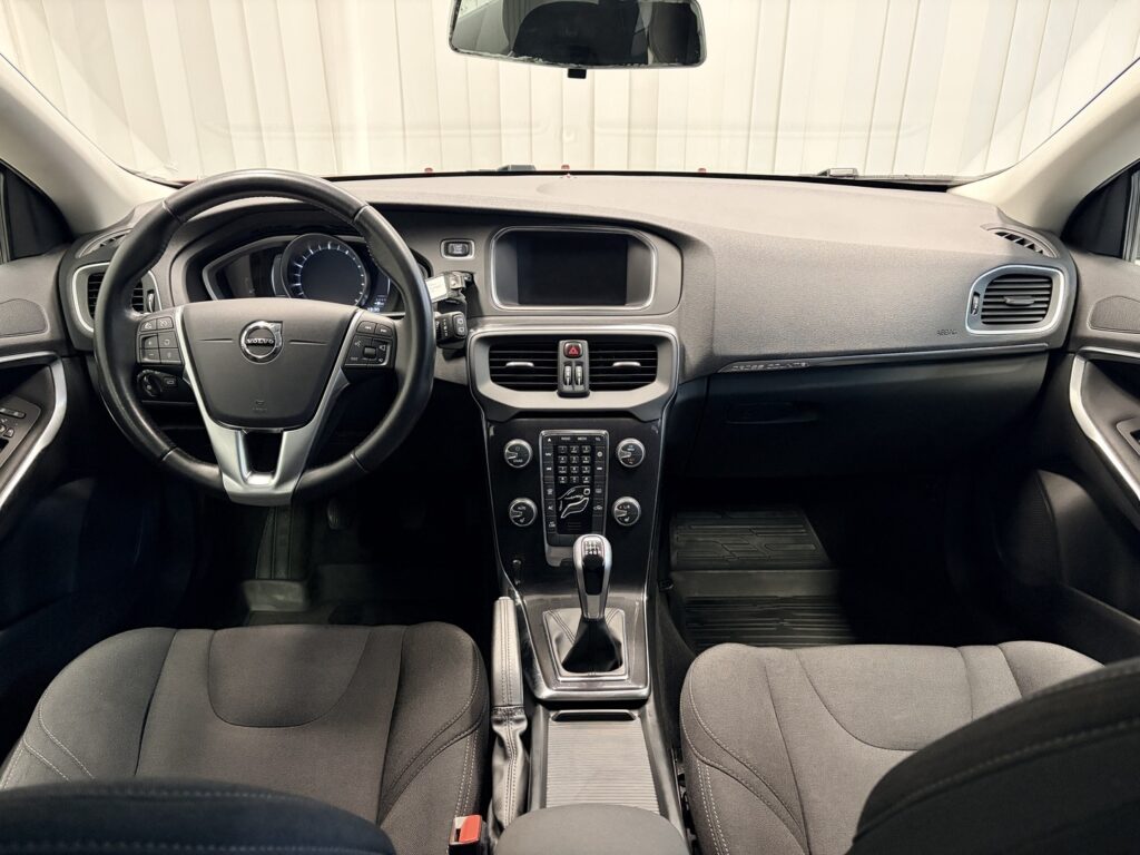 Volvo V40 Cross Country, image 11