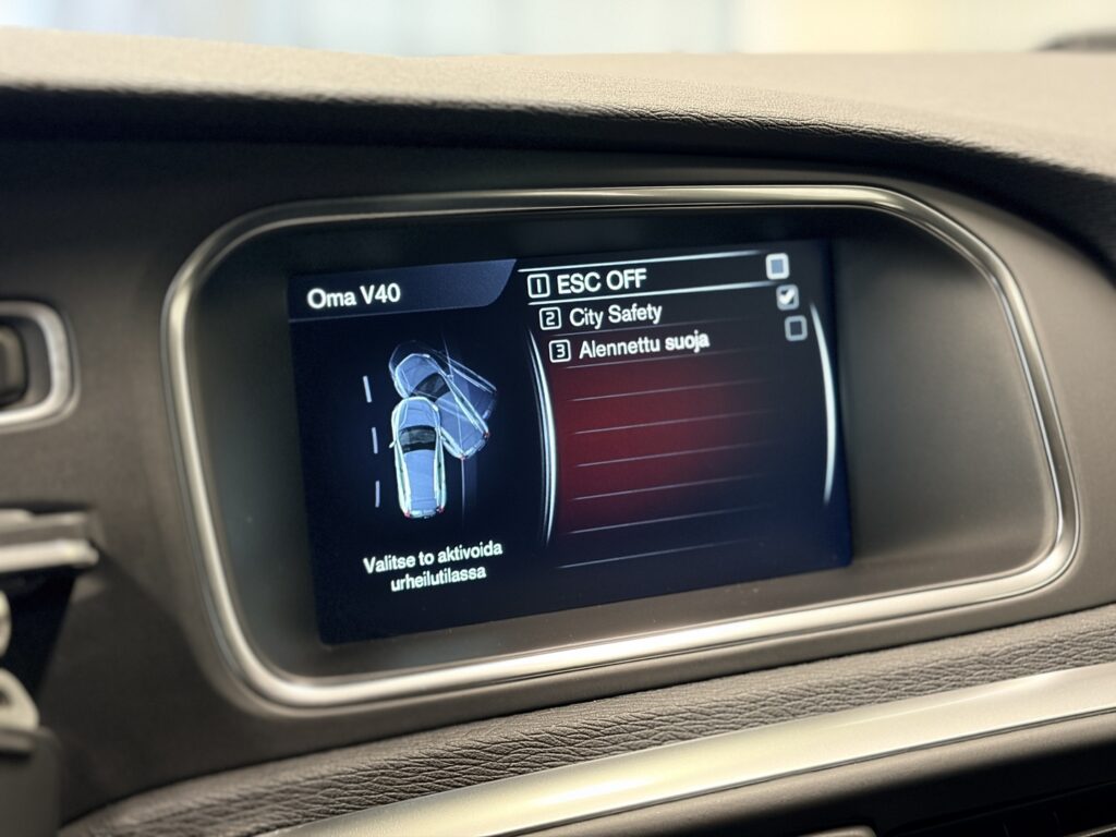 Volvo V40 Cross Country, image 18