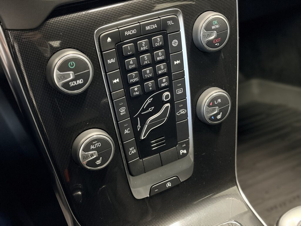 Volvo V40 Cross Country, image 19