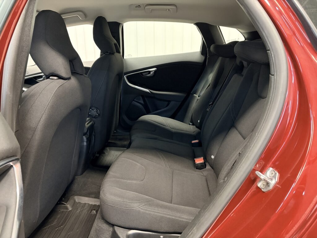 Volvo V40 Cross Country, image 8