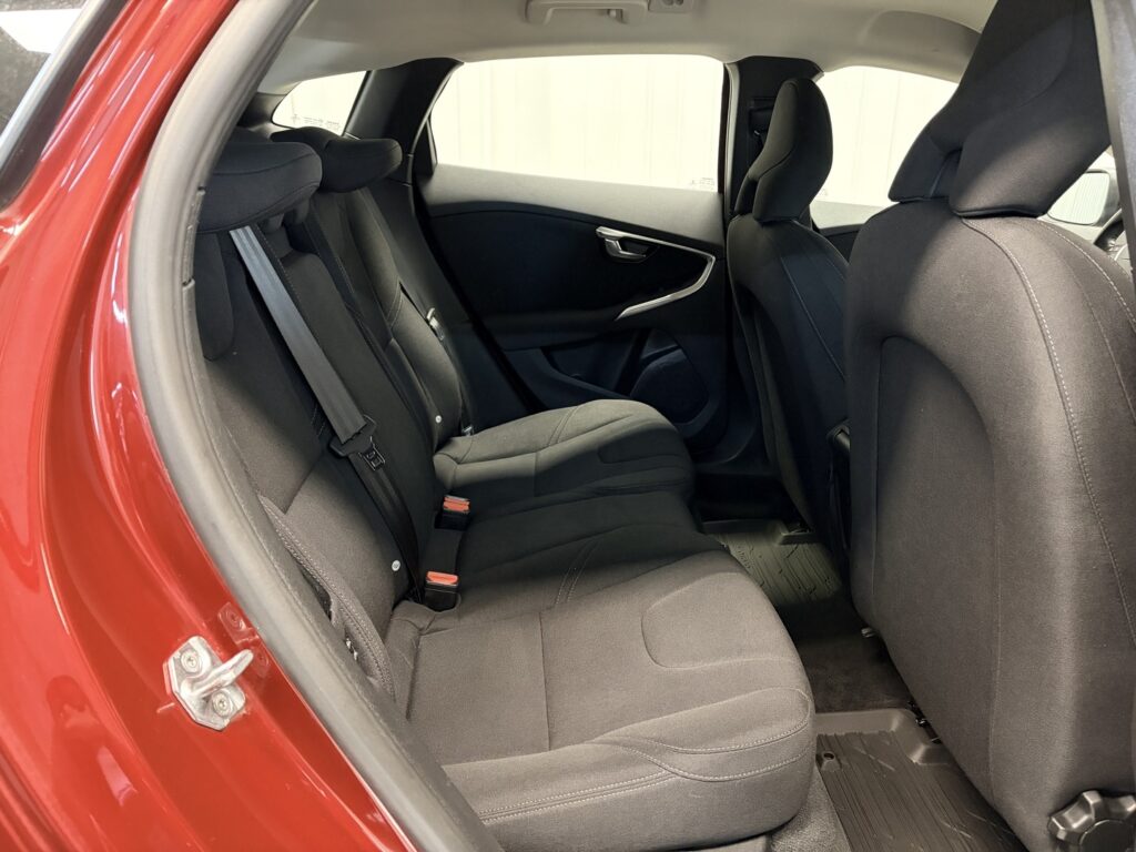 Volvo V40 Cross Country, image 9