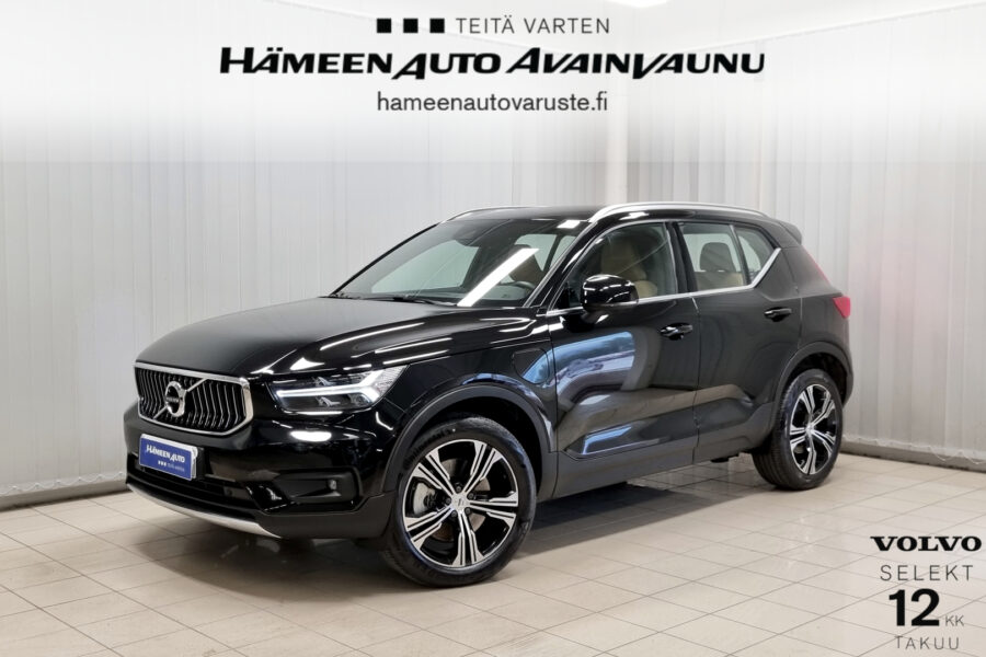 VOLVO XC40, image 1