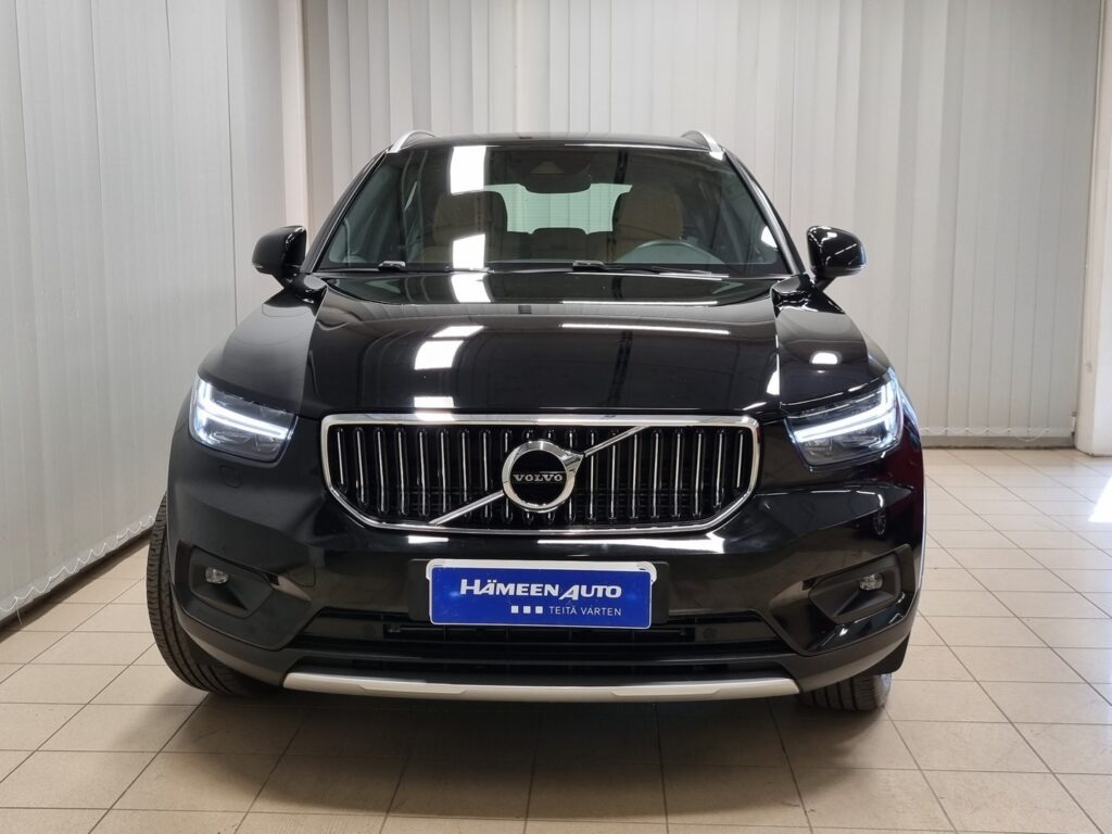 VOLVO XC40, image 2