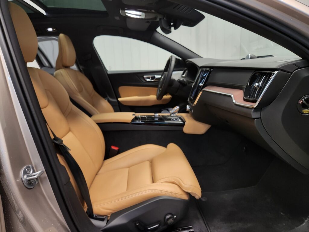 Volvo V60, image 11