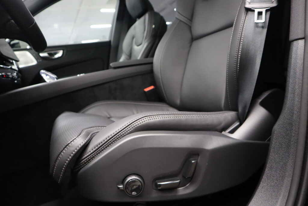 Volvo XC60, image 12