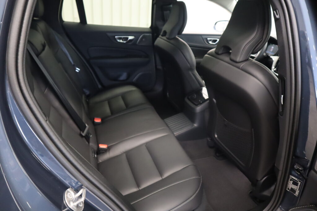 Volvo V60, image 11