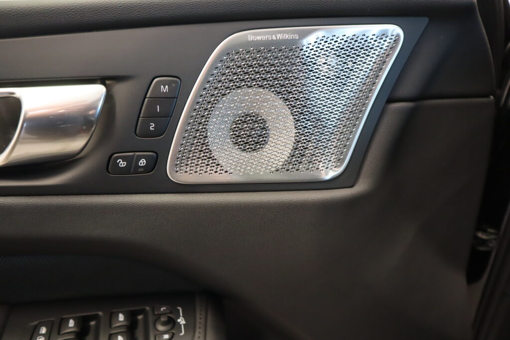 Volvo XC60, image 12