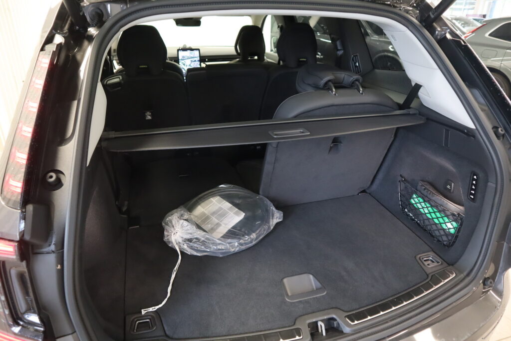 Volvo EX90, image 12