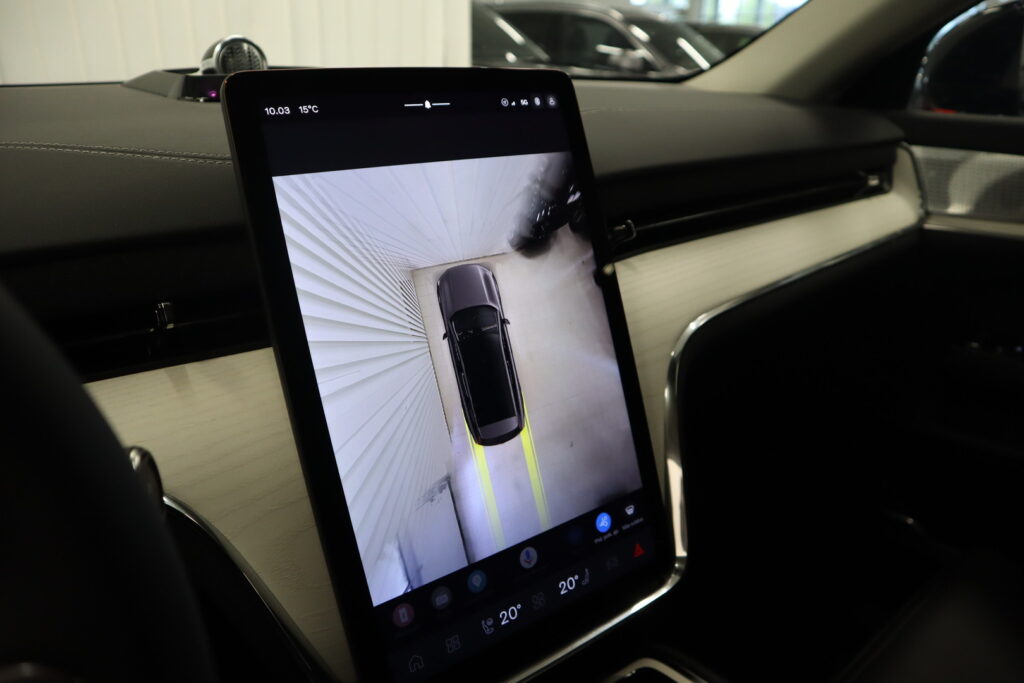 Volvo EX90, image 15