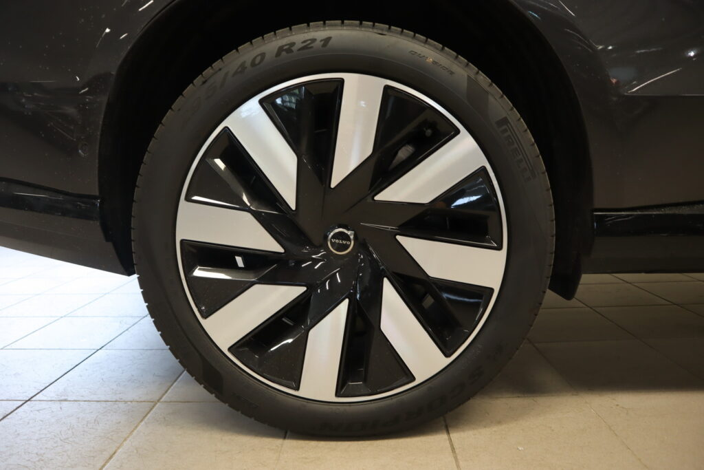 Volvo EX90, image 23