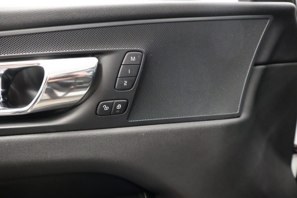 Volvo XC60, image 12