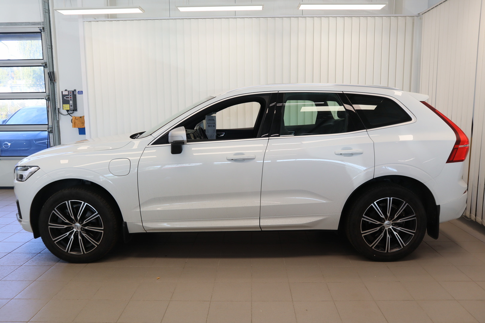 Volvo XC60 T8 AWD R-Design aut 2018, kuva 3/26