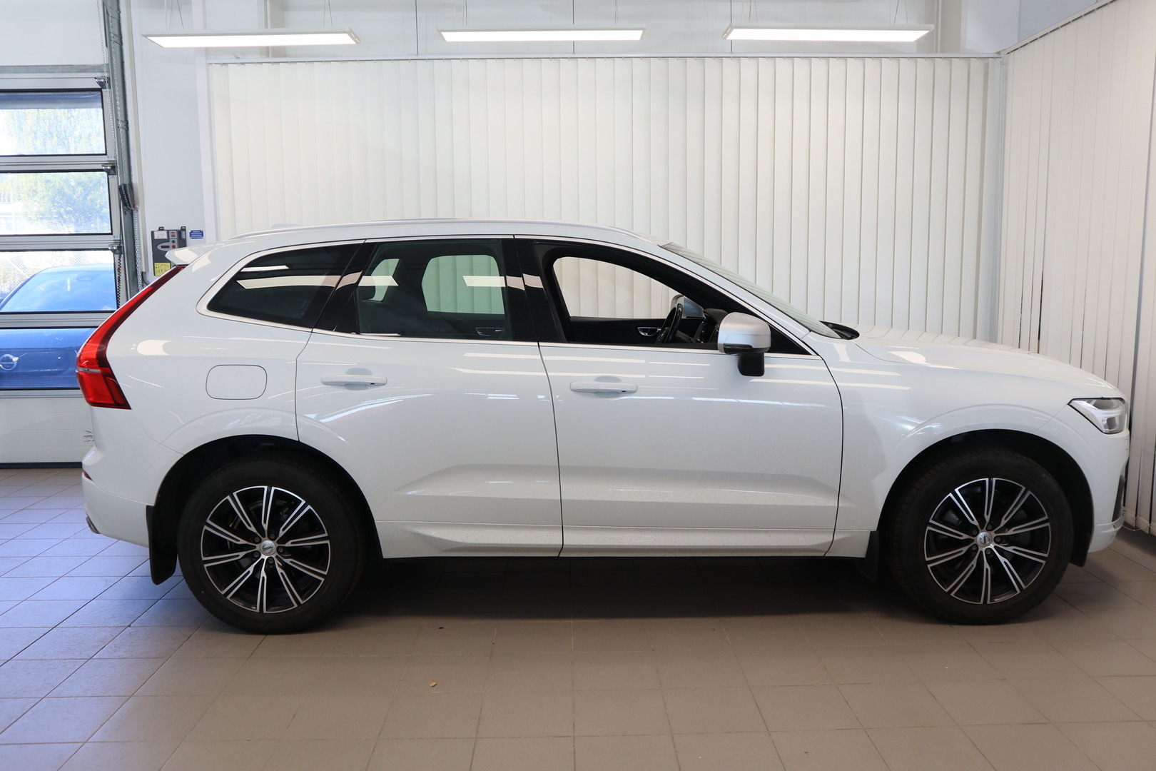 Volvo XC60 T8 AWD R-Design aut 2018, kuva 4/26