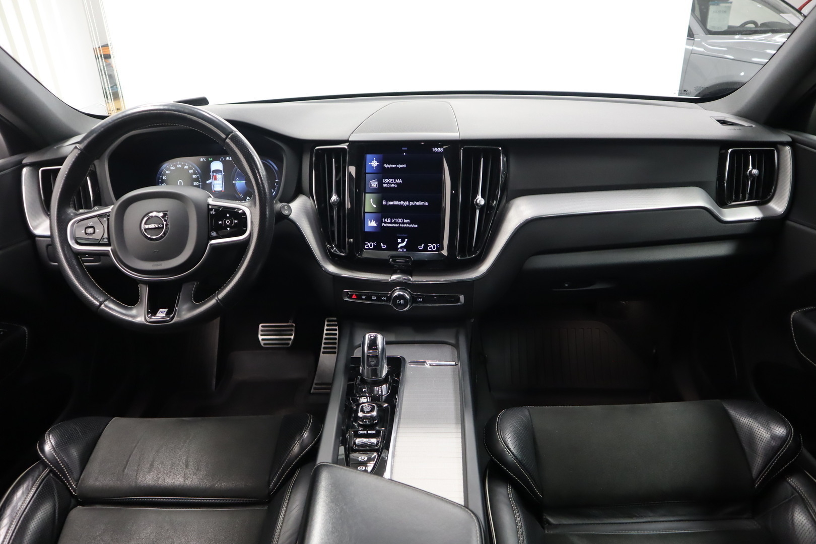 Volvo XC60 T8 AWD R-Design aut 2018, kuva 5/26