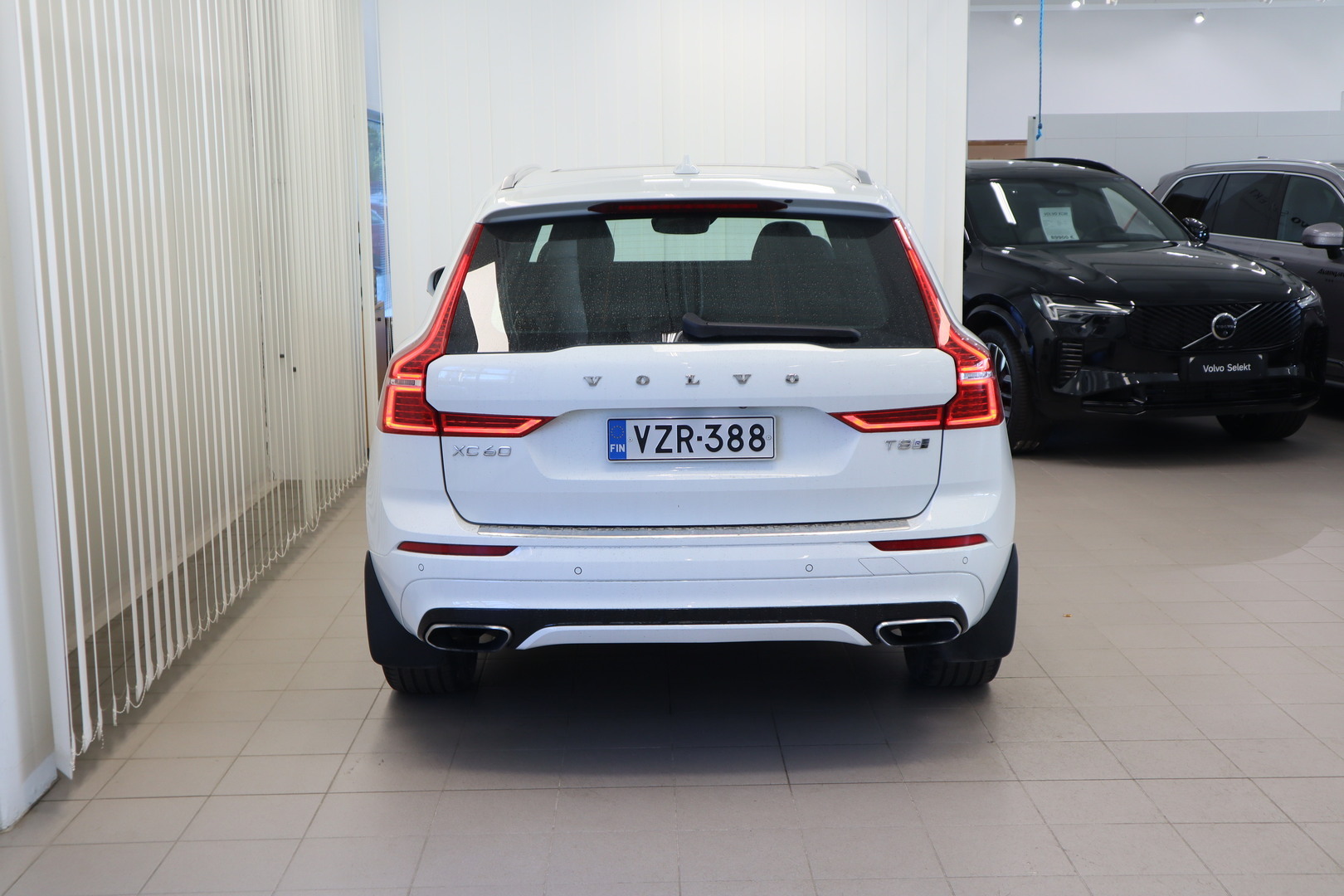 Volvo XC60 T8 AWD R-Design aut 2018, kuva 7/26