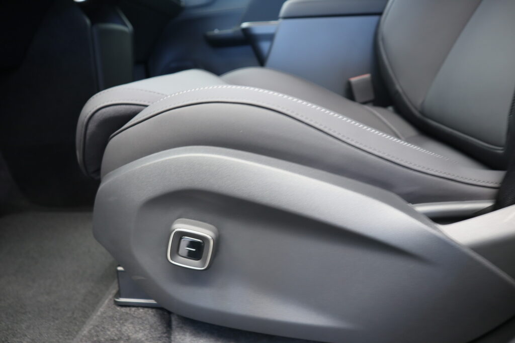 Volvo EX60, image 11