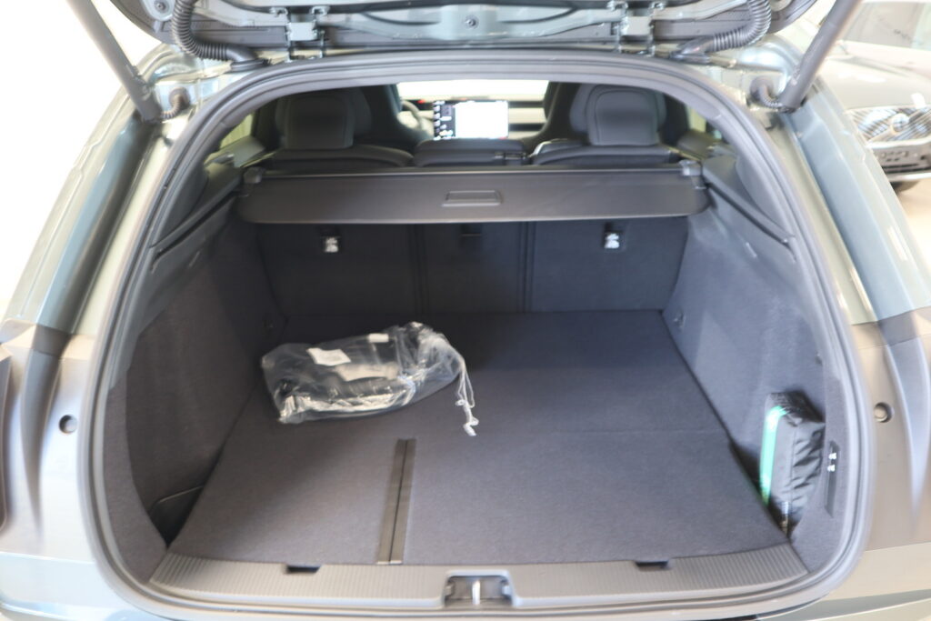 Volvo EX60, image 18