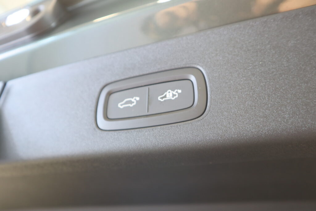 Volvo EX60, image 20