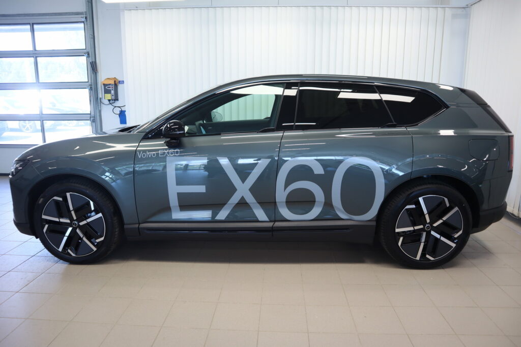 Volvo EX60, image 4