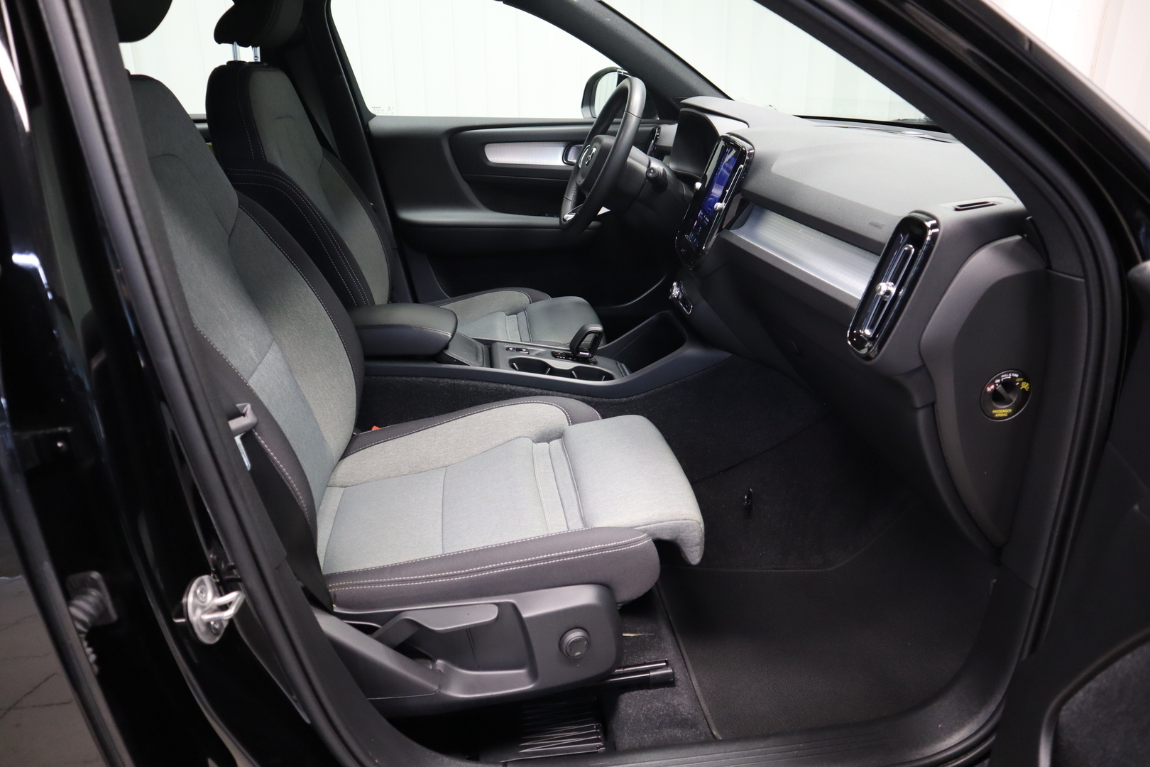 Volvo XC40 2023, kuva 7/17