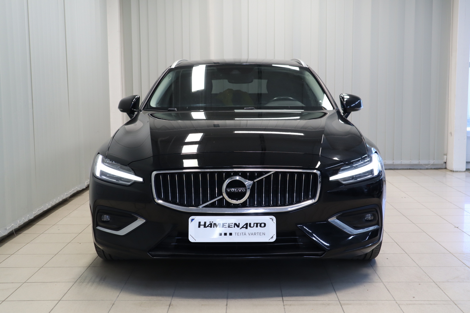 Volvo V60 D4 AWD Inscription aut 2019, kuva 3/22