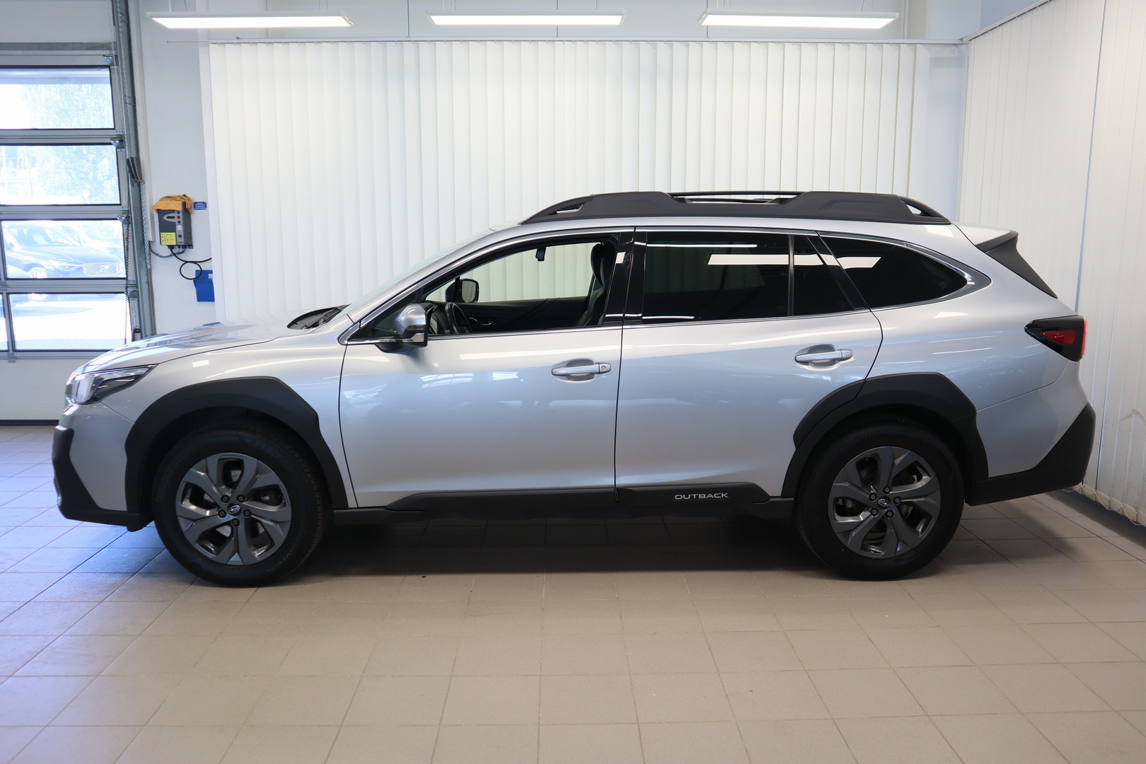 Subaru Outback 2,5i Limited CVT 2022, kuva 3/28