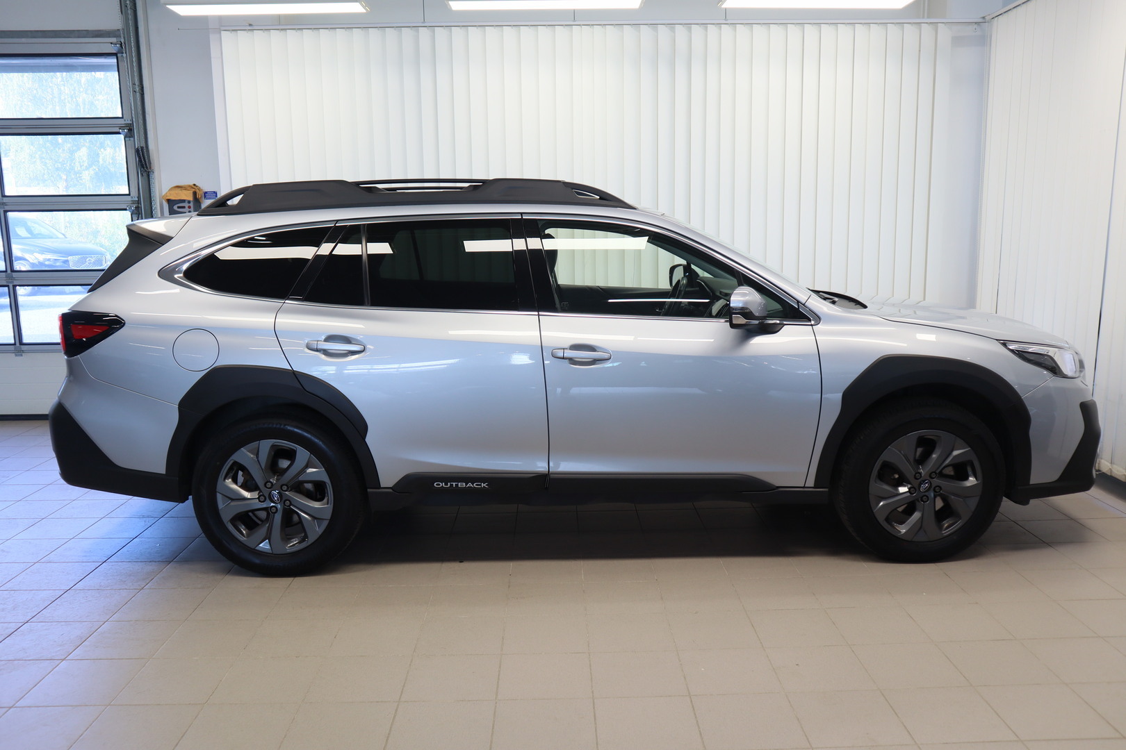 Subaru Outback 2,5i Limited CVT 2022, kuva 7/28