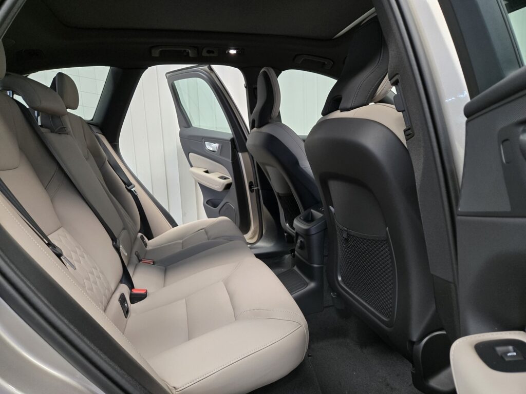 Volvo XC60, image 8