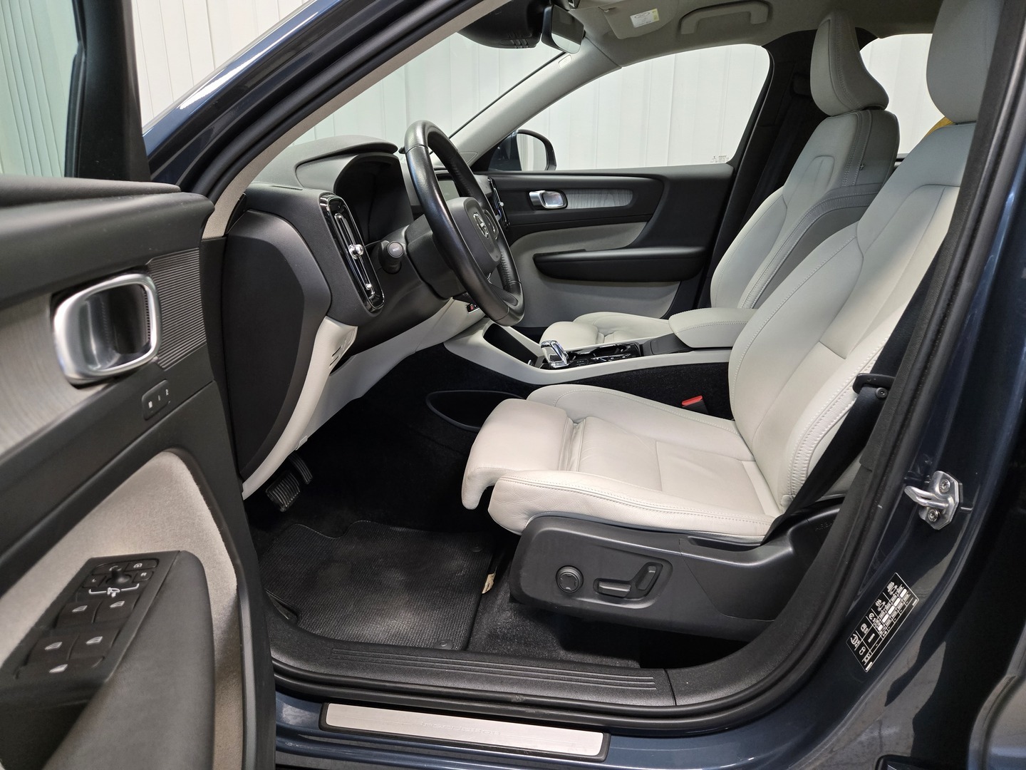 Volvo XC40 D4 AWD Inscription aut 2018, photo 5/25