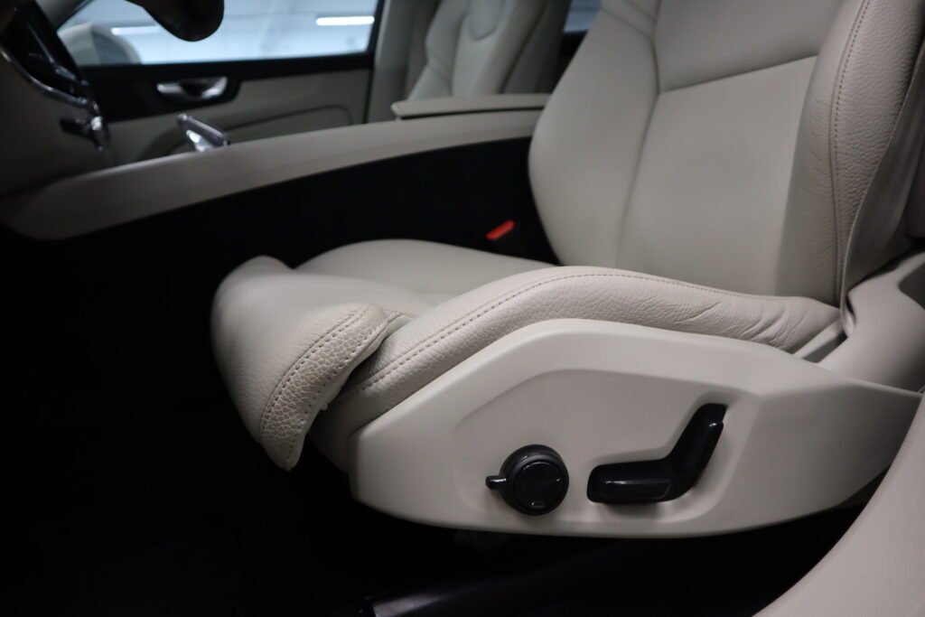 Volvo XC60, image 11