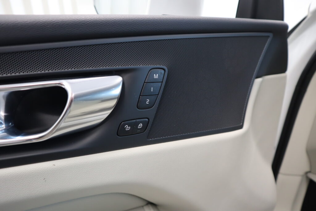 Volvo XC60, image 12