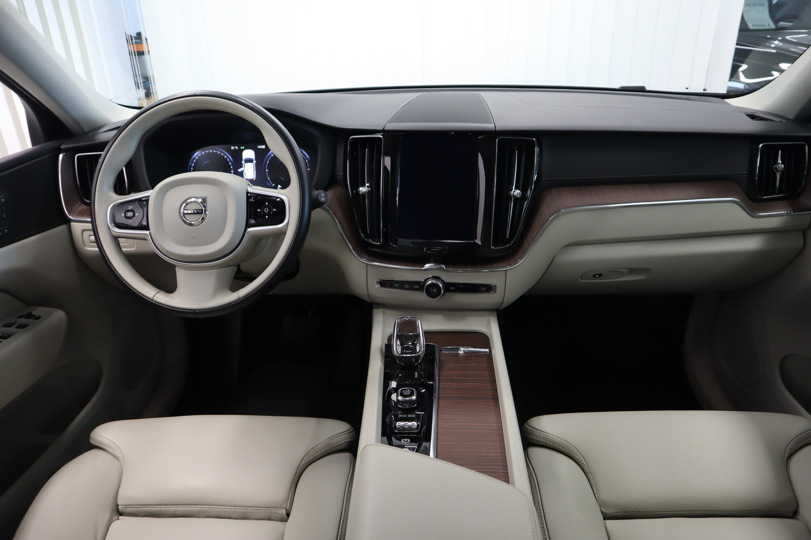 Volvo XC60 2020, kuva 7/23